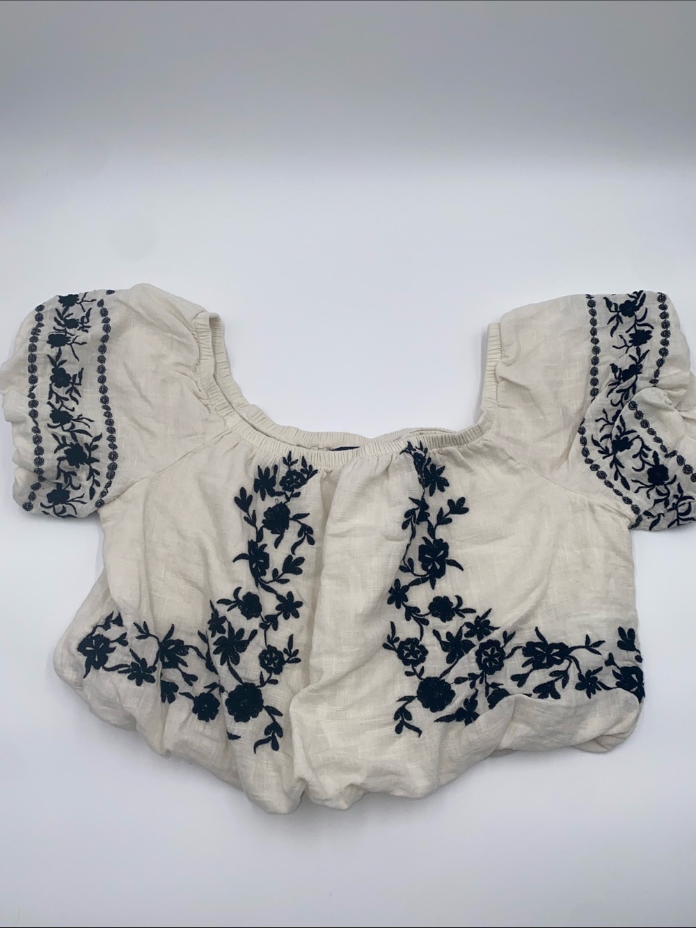 American Eagle Outfitters 100% Cotton Cream Top with Black Floral Embroidery
